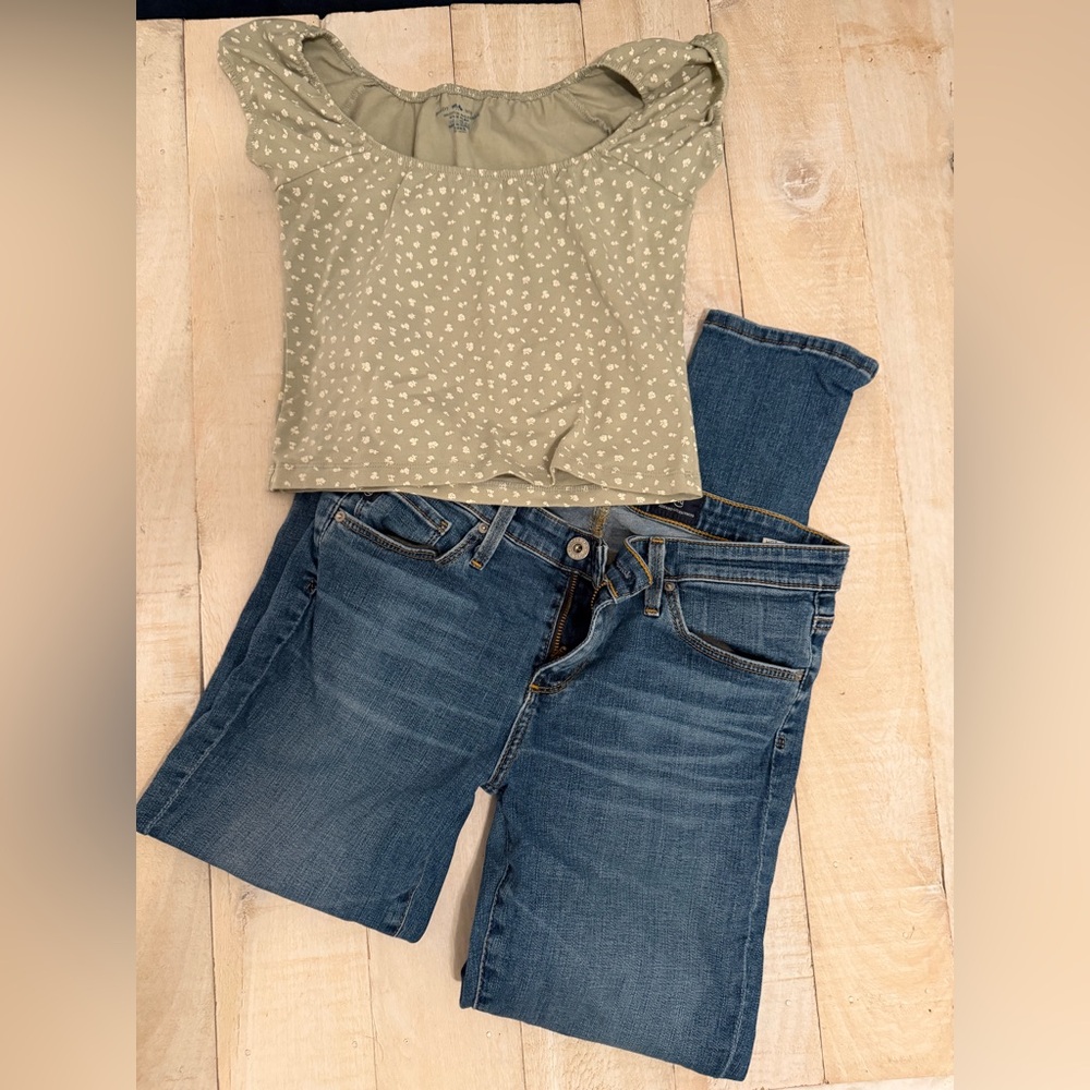 AG slim straight ankle size 28R

EUC